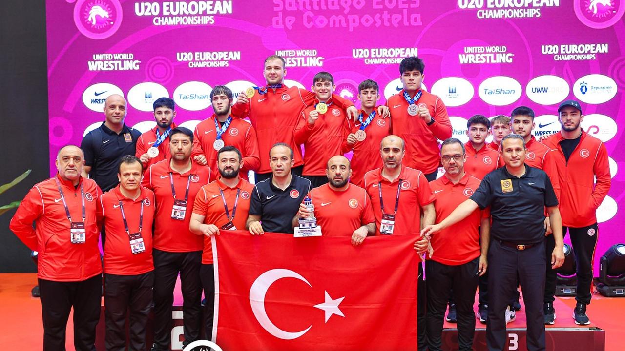 Milli güreşçiler Avrupa ikincisi