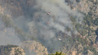 Kemer’deki yangın 2. gününde! Müdahale sürüyor