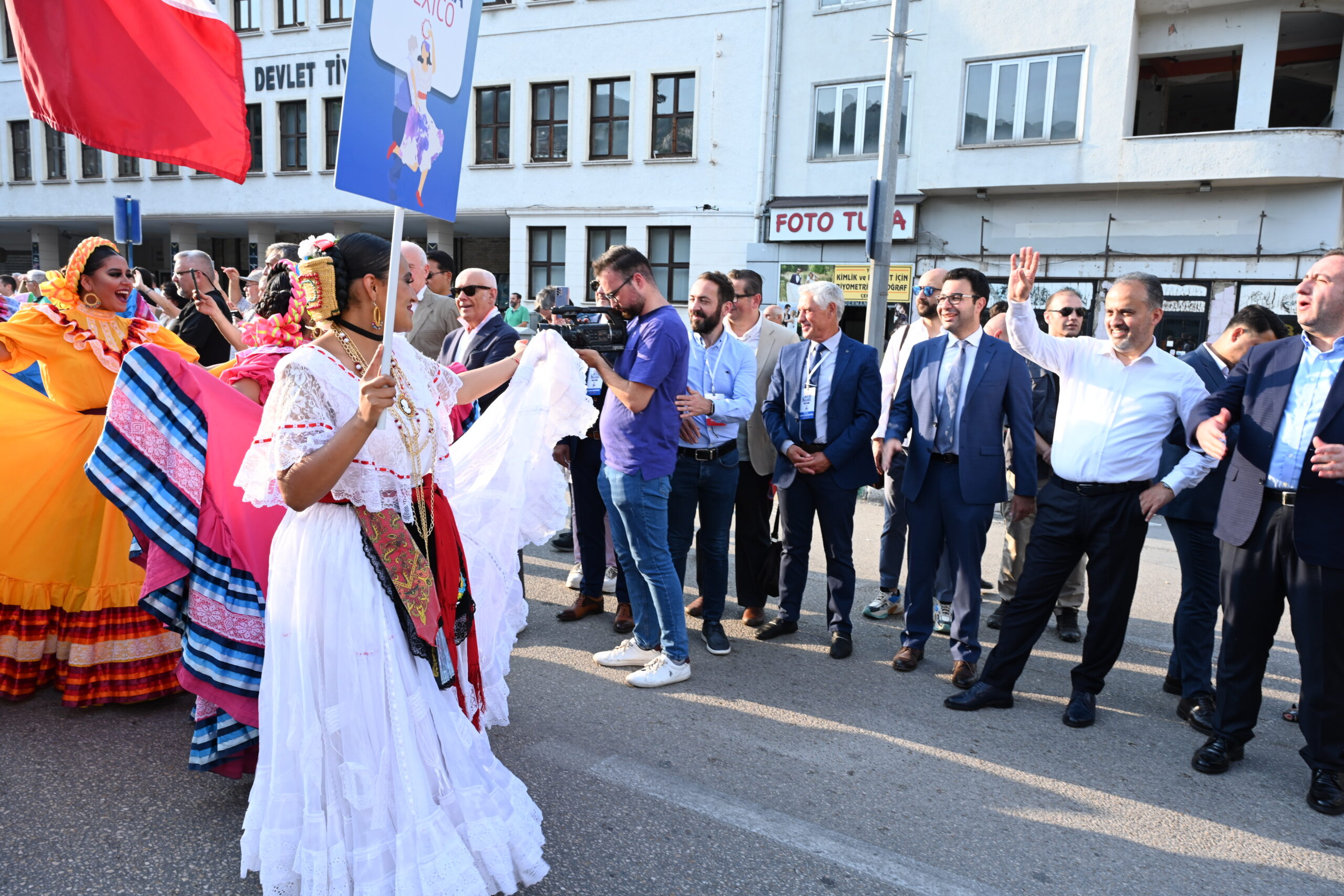 Bursa’dan dünyaya barış ve kardeşlik mesajı 1 33091 MTY0YTkyZD 11 scaled