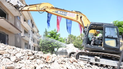 Bursa’da büyük dönüşüm ilk yıkımla başladı