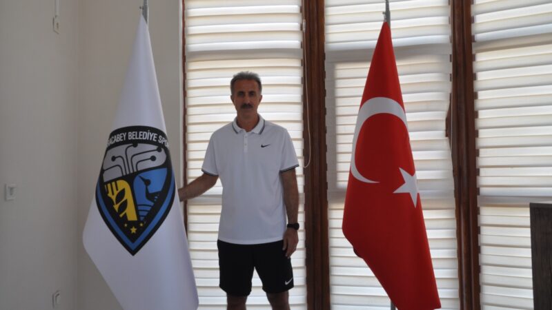 2.Lig’deki Bursa ekibinin yeni hocası imzayı attı! Karacabey Belediyespor, 2019-2021 yılları arasında da takımı çalıştıran ve 3.Lig'de