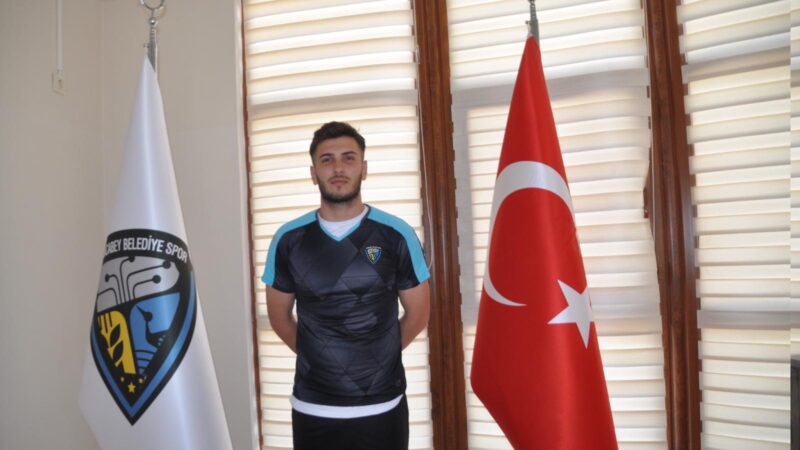 TFF 2.Lig Beyaz Grup'taki temsilcilerimizden Karacabey Belediyespor, İstanbulspor'dan 22 yaşındaki