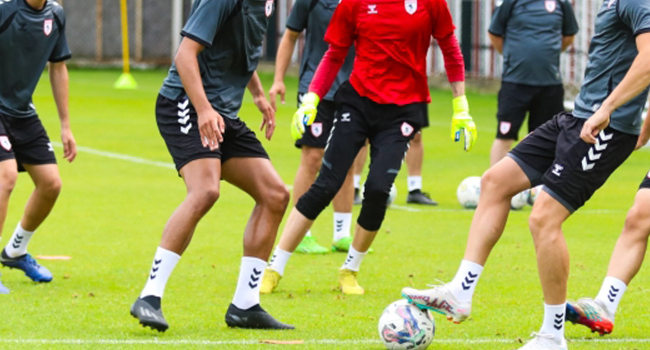 Samsunspor’da 17 futbolcu kamp kadrosuna alınmadı Samsunspor’da 17 futbolcu kamp kadrosuna alınmadı