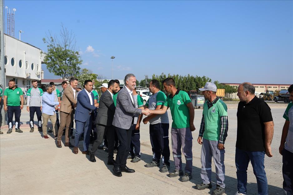 Başkan Taban mesaiye personelin bayramını kutlayarak başladı