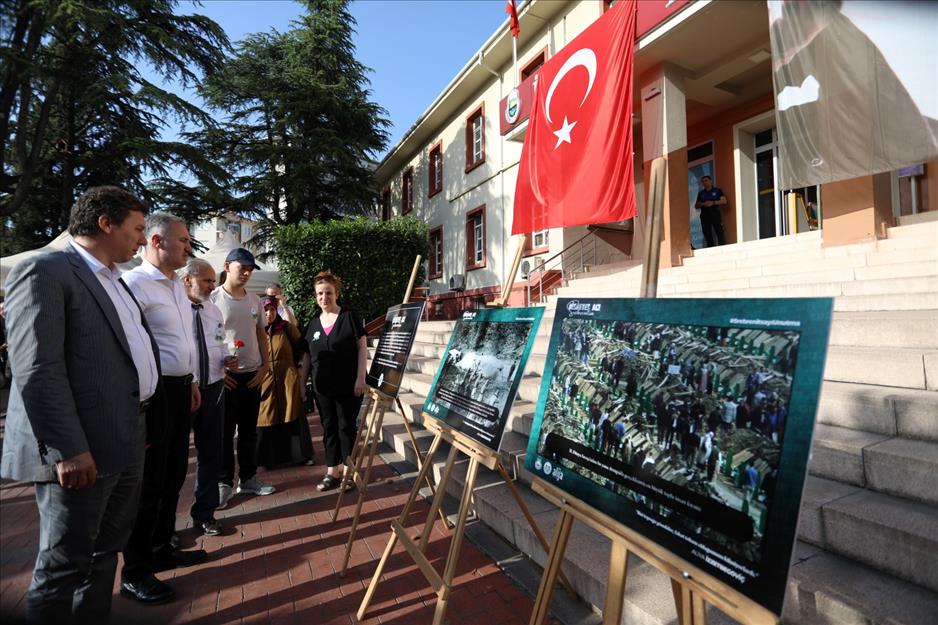 İnegöl’de ‘Dinmeyen Acı: Srebrenitsa’ sergisi İnegöl’de ‘Dinmeyen Acı: Srebrenitsa’ sergisi