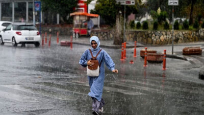 İstanbul’da sağanak yağış etkili oldu