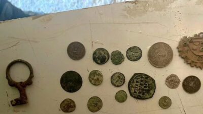 Bursa’da kaçak kazı operasyonu! 17 sikke bulundu