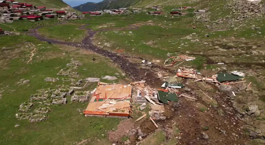 Yaylalarda kar kalktı, 12 ev ve 1 mescidin yıkıldığı tespit edildi Yaylalarda kar kalktı, 12 ev ve 1 mescidin yıkıldığı tespit edildi