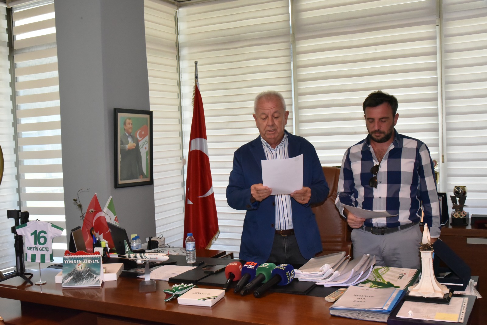 Bursaspor’da imzalar Divan’a teslim edildi! TEKSAS’tan kongre açıklaması… Bursaspor’da imzalar Divan’a teslim edildi! TEKSAS’tan kongre açıklaması…