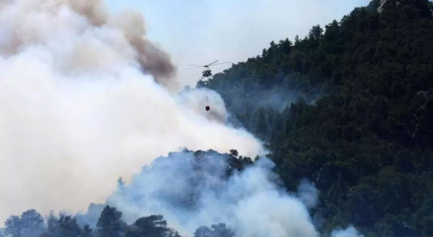 Turizm merkezi Kemer’de orman yangını! Bakanlar bölgede