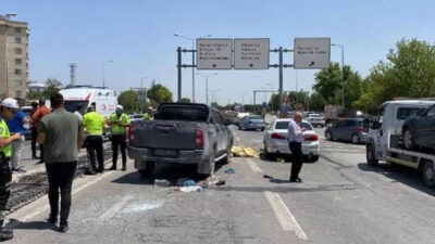 Konya’da minibüs, 2 araca çarptı: 1 ölü, 4 yaralı