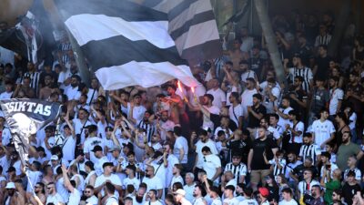 Beşiktaş’ın maçını havai fişek bitirdi!