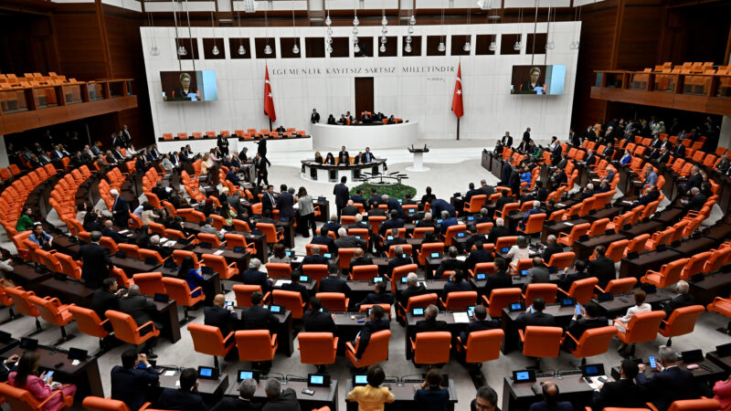 Irak ve Suriye tezkeresi Meclis’ten geçti Türk Silahlı Kuvvetleri'nin Irak ve Suriye'deki görev süresini 2 yıl