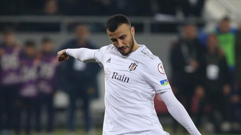 Beşiktaş'ın Faslı futbolcusu Romain Saiss, Katar temsilcisi Al Sadd'ın kadrosuna