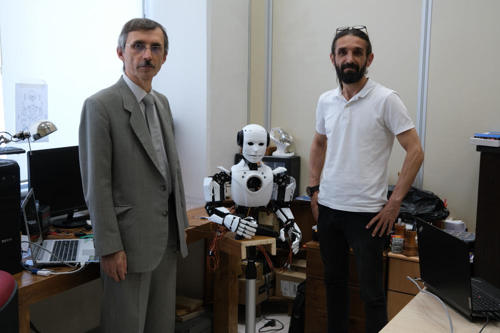 Bursa’nın insansı bionik robotu!