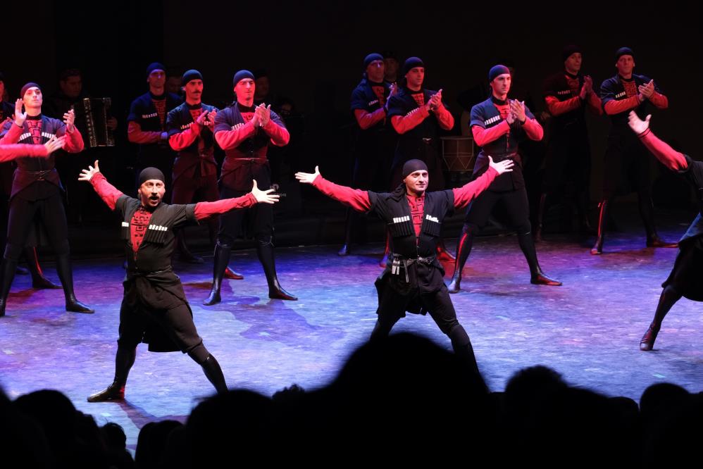 Bursa Festivali’nde yer çekimine meydan okuyan gösteri 1 AW936523 02