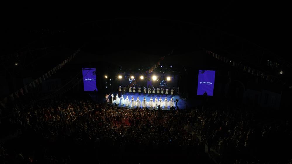 Bursa Festivali’nde yer çekimine meydan okuyan gösteri 2 AW936523 03