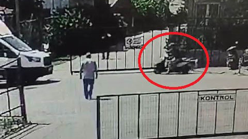 Bursa Orhangazi’de göl yolu üzerinde bulunan bir fabrika önüne park
