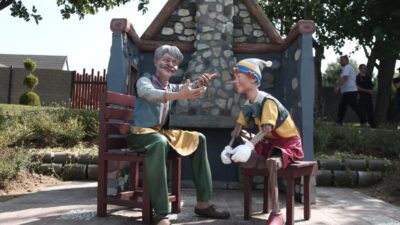 Dünyaca ünlü masal kahramanları Bursa’daki bu bahçede buluştu