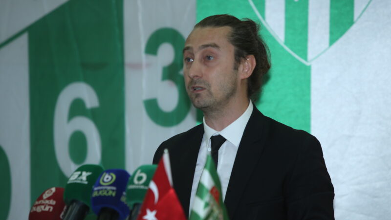 Bursaspor Basketbol’da neler oluyor? Başkan Sezgin tek tek anlattı… Herhangi bir borcu olmayan Potanın Timsahları’nda yeni sezon bütçesi olarak