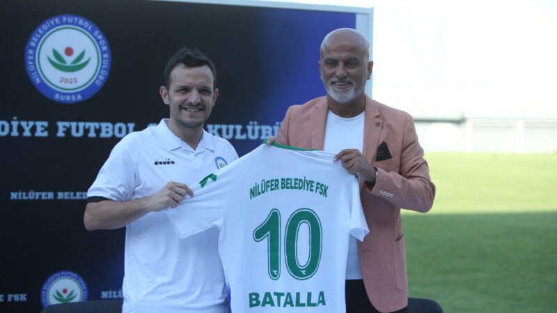 Bursaspor’un efsanesi Batalla Bursa’ya geri döndü! İşte yeni takımı… Nilüfer Belediye FK’nın teknik direktörlük koltuğuna oturan Arjantinli Bursaspor efsanesi,