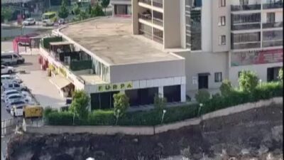 Bursa’da o anlar kamerada! Duvar böyle yıkıldı