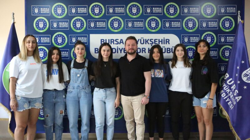 Şampiyon Poyrazın Kızları’nda transfer harekatı 2023-2024 sezonunda Kadınlar Hentbol Süper Ligi'nde mücadele edecek olan Bursa