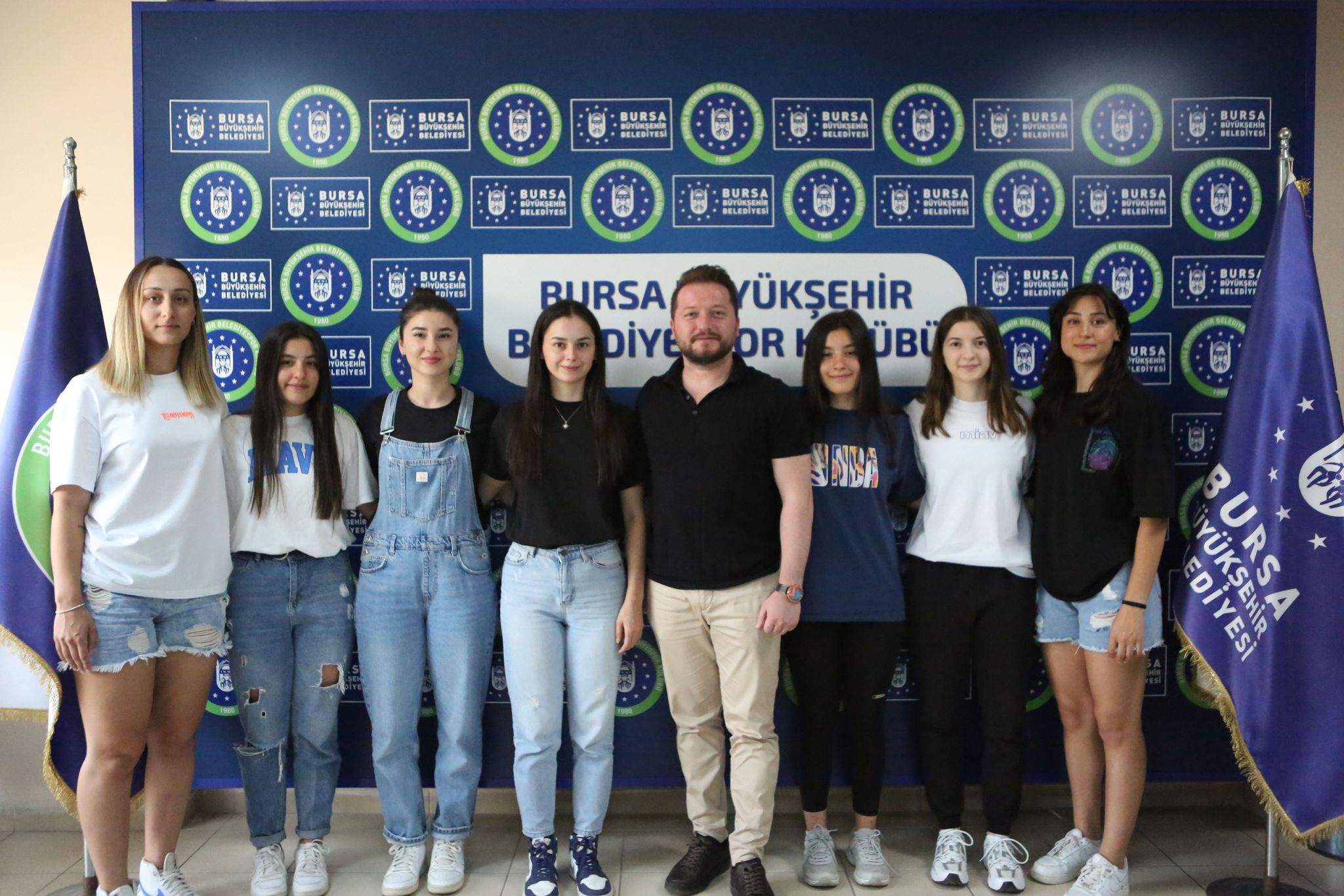 Şampiyon Poyrazın Kızları’nda transfer harekatı Şampiyon Poyrazın Kızları’nda transfer harekatı