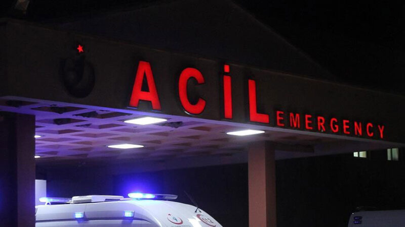 Bursa'nın İnegöl ilçesinde otomobilin çarptığı 8 yaşındaki çocuk yaralandı.