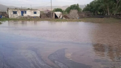 Doğubayazıt’ta sel! Araziler ve evler su altında kaldı