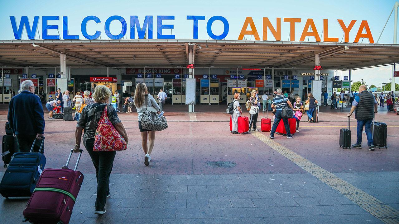Antalya Havalimanı’ndan yolcu trafiği rekoru Antalya Havalimanı’ndan yolcu trafiği rekoru