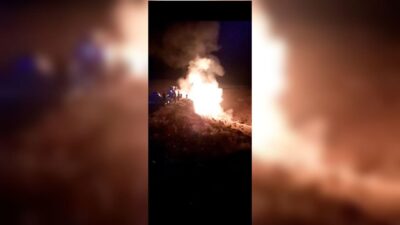 Uçuruma yuvarlanan kamyonda yangın: 4 ölü, 2 yaralı