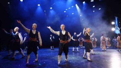 Türkiye’nin köklü folklor gösteri ekiplerinden Karagöz Halk Dansları Topluluğu, Bursa