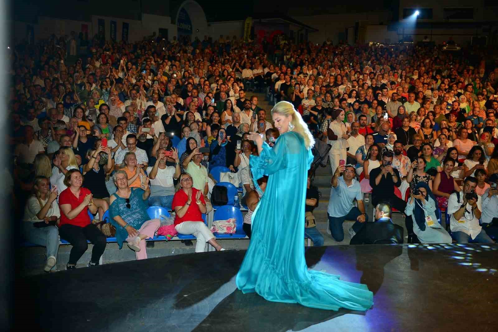 Bursa’da Muazzez Ersoy ile nostalji rüzgarı