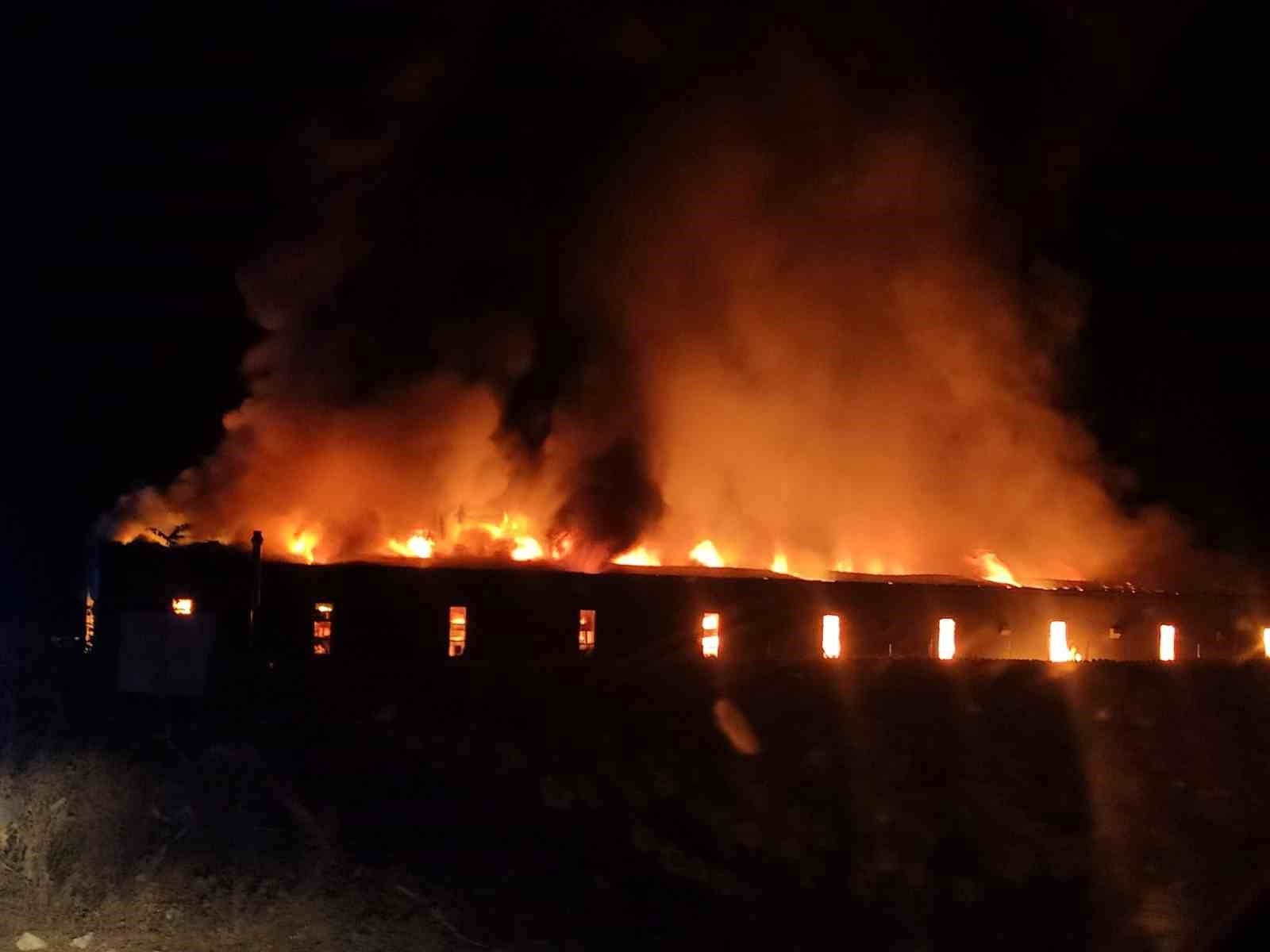 Bursa’da fabrika yangını! Bursa’da fabrika yangını!