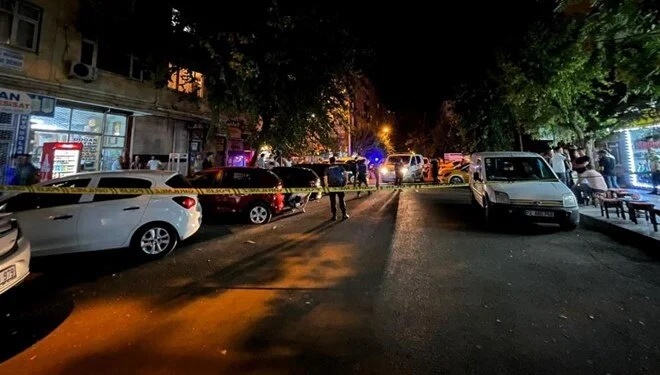 Diyarbakır’da otomobile silahlı saldırı Diyarbakır’da otomobile silahlı saldırı