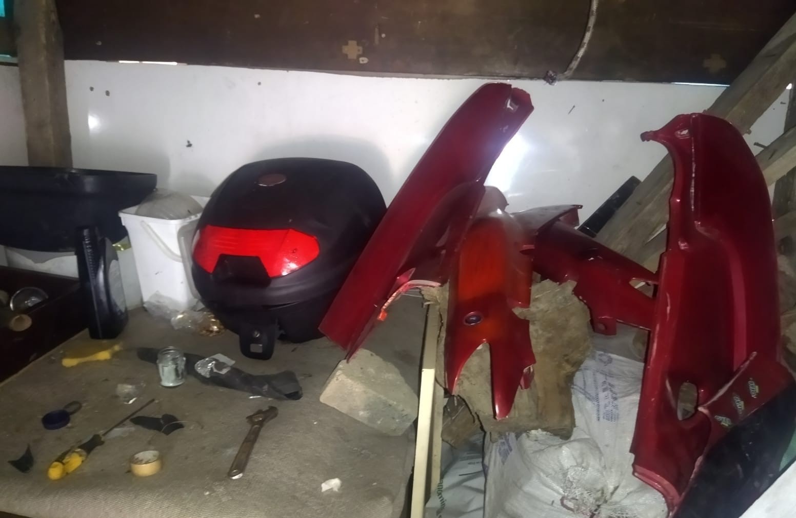 Bursa’da çalınan motosikletini arkadaşlarıyla buldu Bursa’da çalınan motosikletini arkadaşlarıyla buldu