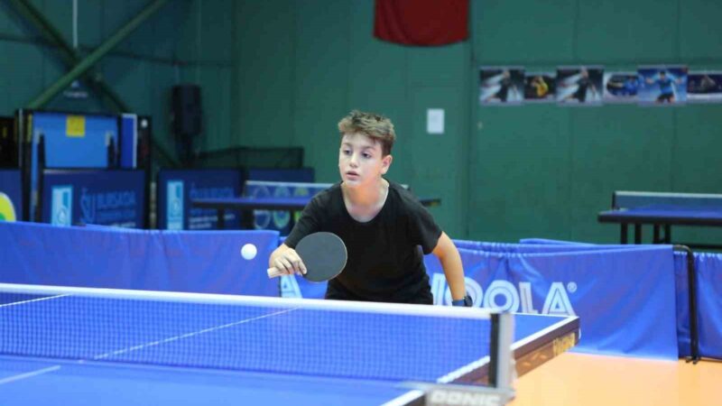 Bursa Büyükşehir Belediyesi’nin koordinasyonunda çocukların yaz tatilini sporla iç içe