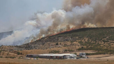 Yunanistan’da 24 saatte 61 yangın daha çıktı