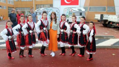 Bursa’da festivalin gözdesi minik yıldızlar oldu