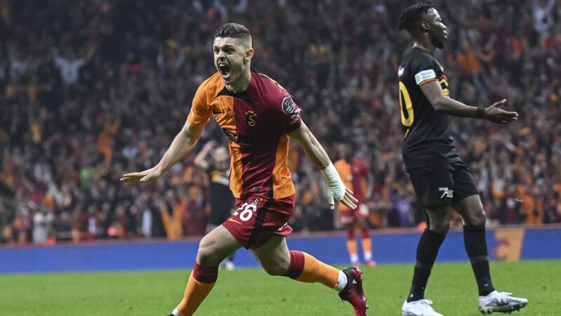 Galatasaray, transferleri 8 Temmuz'da başlayacak Avusturya kampına yetiştirmek için yoğun