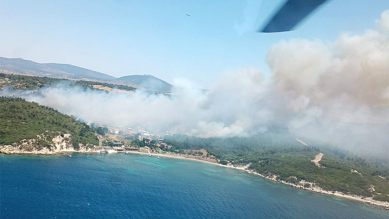 İzmir’in iki ilçesinde orman yangını