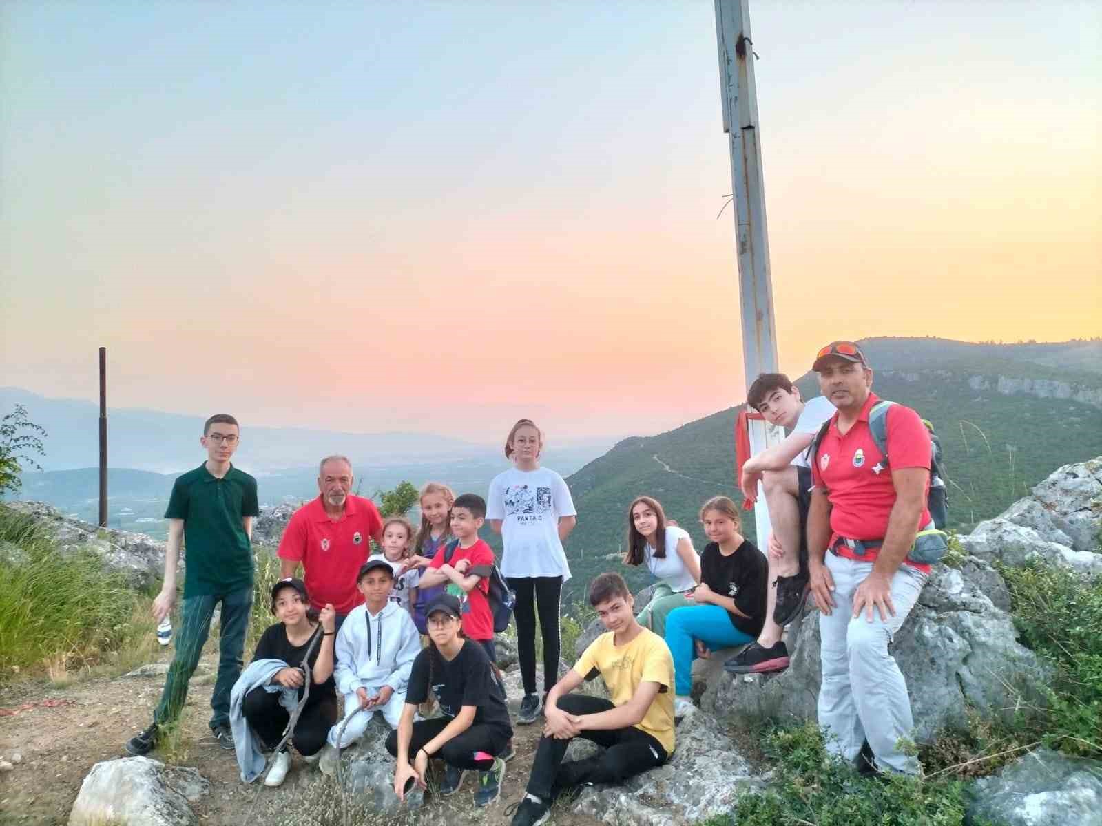 İnegöl’de küçük dağcılar uygulamalı eğitimde performanslarını sergiledi İnegöl’de küçük dağcılar uygulamalı eğitimde performanslarını sergiledi