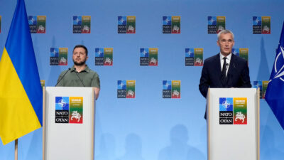 Zelenski: ‘NATO’ya üye olabilmemiz için hayatta kalmalıyız’