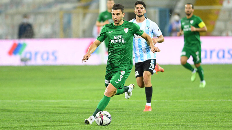 Kocaelispor, uzun yıllar Bursaspor forması giyen 28 yaşındaki sol bek
