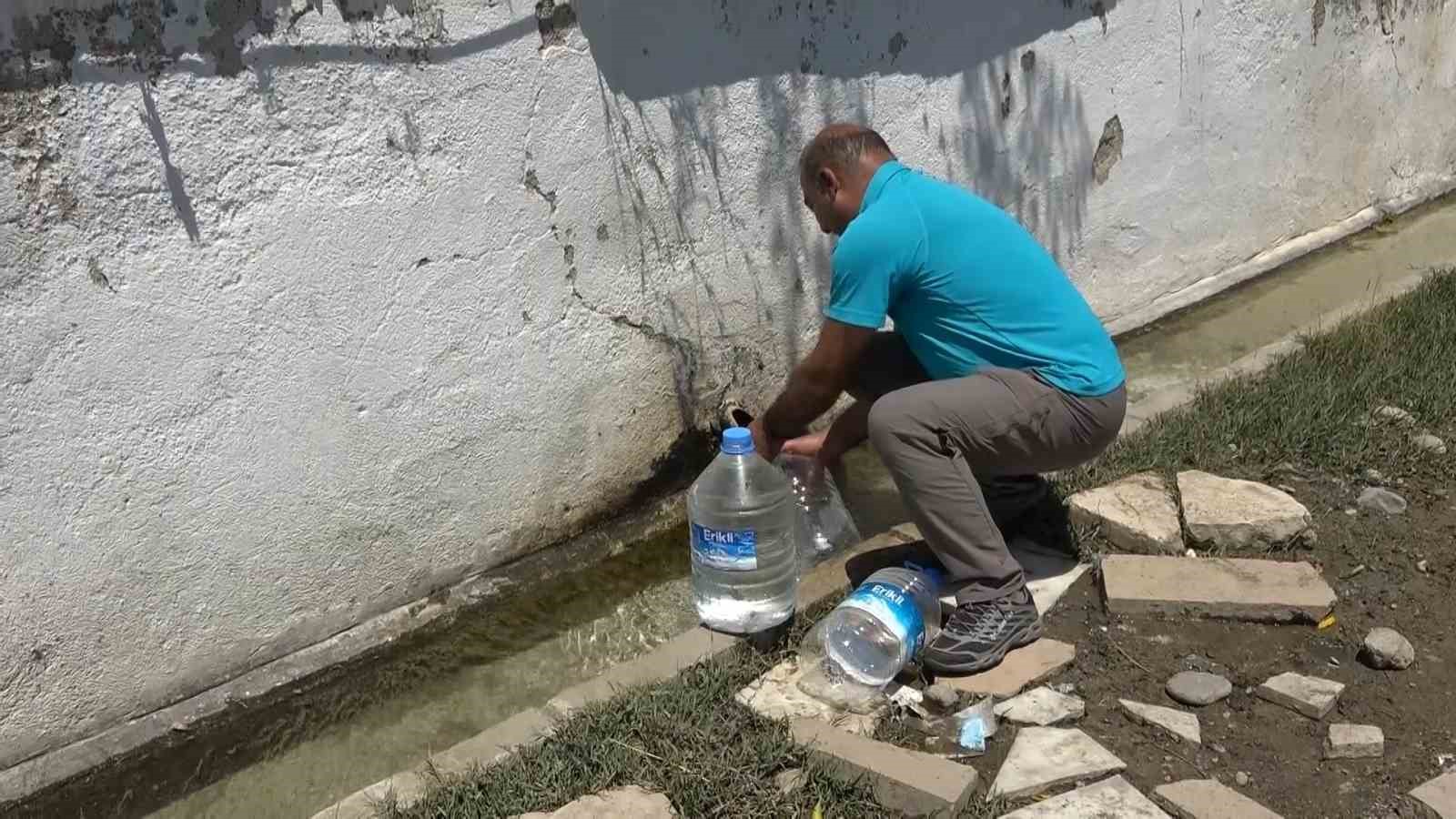 Bursa’daki bu su şifa dağıtıyor Bursa’daki bu su şifa dağıtıyor