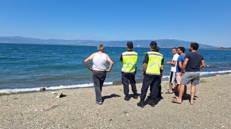 Bursa’da şaka gibi olay! Gölde boğuldu diye… Bursa’nın İznik ilçesinde göle giren 73 yaşındaki adamdan haber alınamayınca
