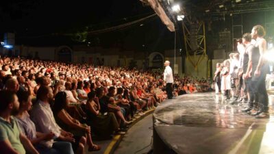 Berna Moran’ın W. Shakespeare III. Richard çevirisinden, Okan Bayülgen’in uyarlayıp,