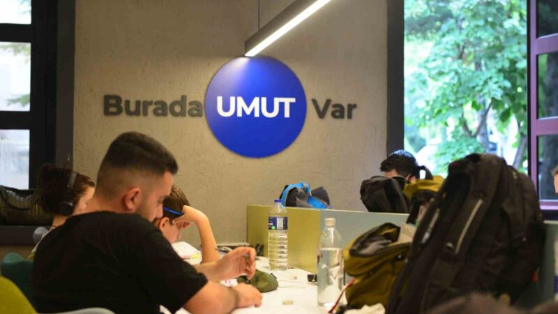 Sınava çalışan gençlere ’Yıldırım’ destek Yıldırım Belediyesi, Yükseköğretim Kurumları Sınavı (YKS) sonrasında da tercih danışmanlığı