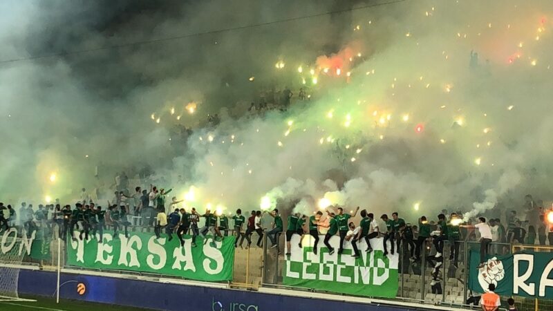 Bursaspor’da yeni sezon kombinelerinin çıkış tarihi belli oldu Bursaspor Başkanı Enes Çelik, yeni sezon kombinelerinin satışa çıkış tarihini